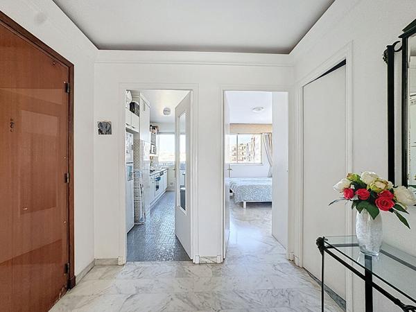 Appartement 3 pièces lumineux avec vue mer à Juan-les-Pins