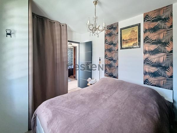 MAISON COMTEMPORAINE A MONNAIE 5 PIECES 123 m2 AVEC GARAGE ET JARDIN CLOS