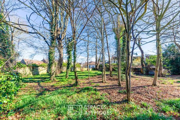 La belle endormie de Luzarches : propriété unique du XIX -ème, à réinventer au coeur de ville