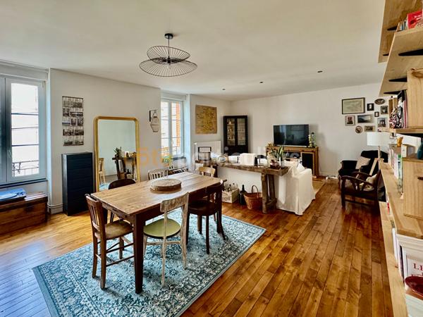 Vente
                Appartement94 m² - 4 Pièces -
                    FOUGERES (35300)