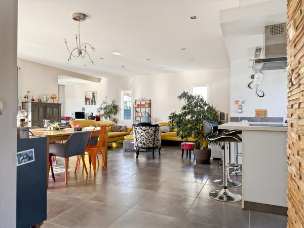 Mercuer (07200) Belle Villa Contemporaine avec Piscine…