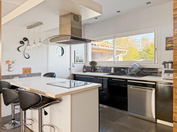 Mercuer (07200) Belle Villa Contemporaine avec Piscine…