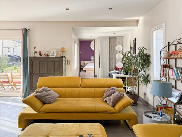 Mercuer (07200) Belle Villa Contemporaine avec Piscine…