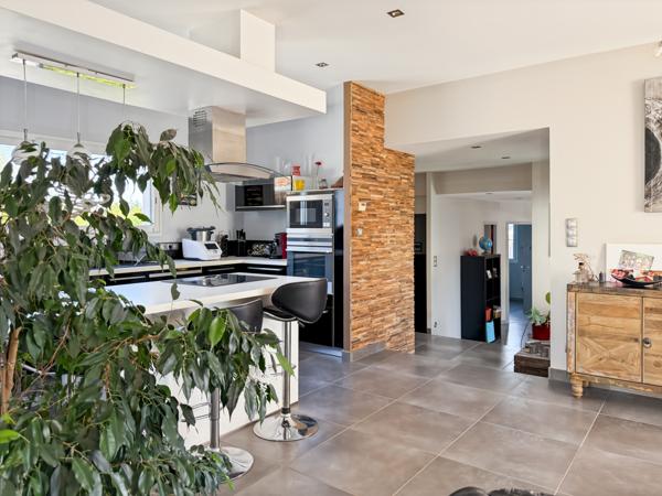 Mercuer (07200) Belle Villa Contemporaine avec Piscine…