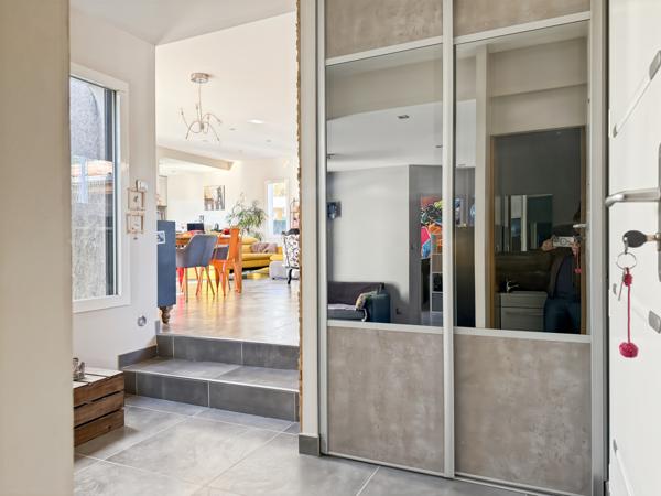 Mercuer (07200) Belle Villa Contemporaine avec Piscine…