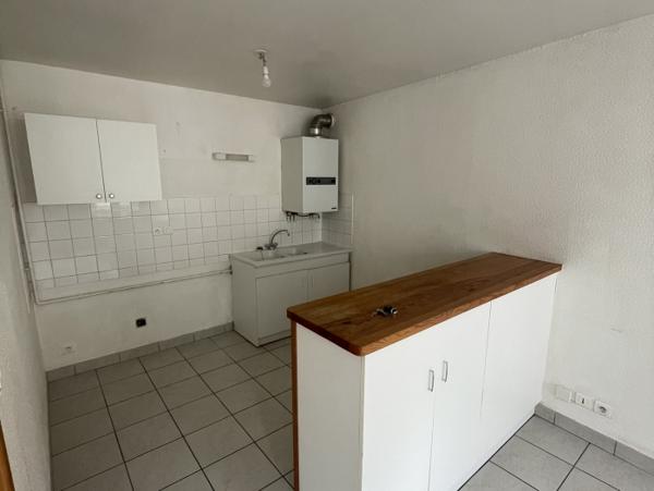 Location Appartement 2 pièces Yssingeaux (43200) - Centre-ville