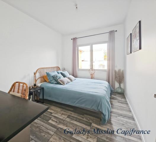 Magnifique propriété à EYSINES de 441 m² avec maison contemporaine de 9 pièces et un immense loft/local d'activité