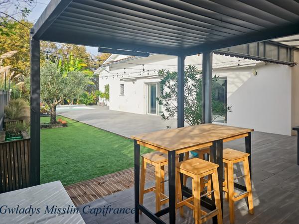 Magnifique propriété à EYSINES de 441 m² avec maison contemporaine de 9 pièces et un immense loft/local d'activité