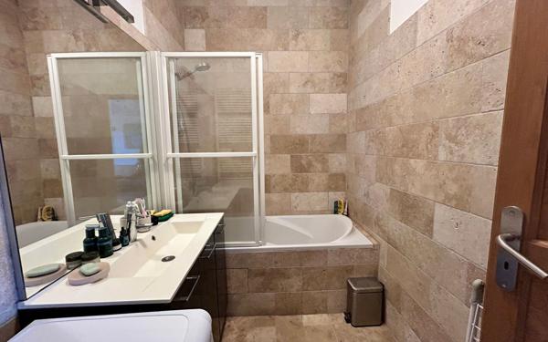 Appartement à louer    2 pièces • 48,65 m2 Lyon 3