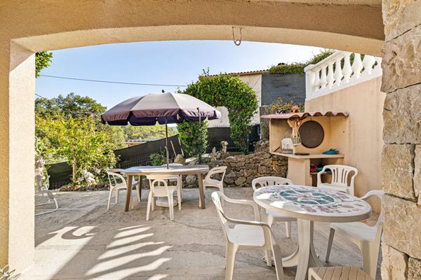 EXCLUSIVITE CONTES LA VERNEA - VILLA DE 132 M² 5 PIECES - TERRAIN 500 M² - GARAGE - PARKING