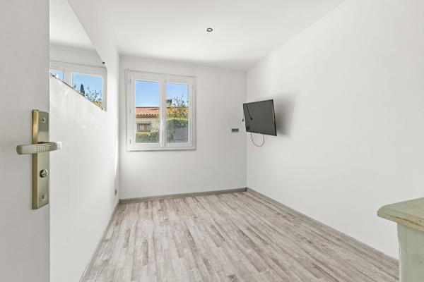 EXCLUSIVITE CONTES LA VERNEA - VILLA DE 132 M² 5 PIECES - TERRAIN 500 M² - GARAGE - PARKING