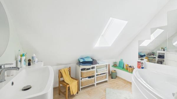 Maison familiale avec piscine au Poinçonnet