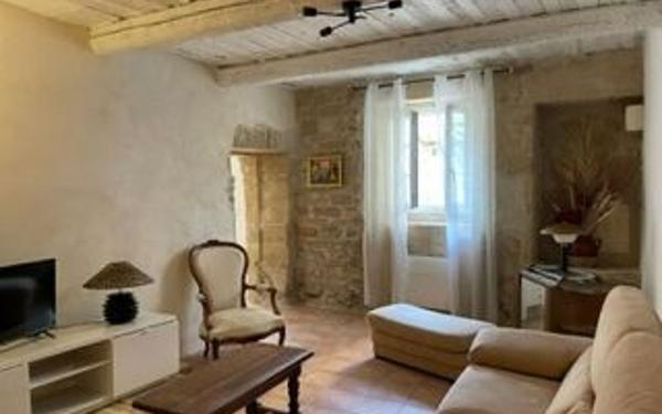 Maison à louer    2 pièces •  Remoulins