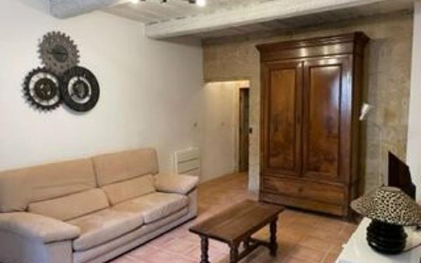 Maison à louer    2 pièces •  Remoulins