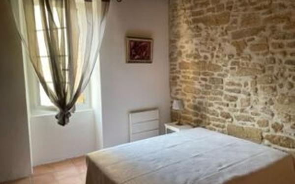 Maison à louer    2 pièces •  Remoulins