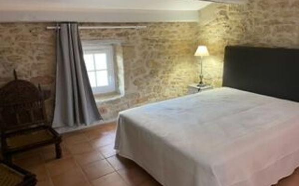 Maison à louer    2 pièces •  Remoulins