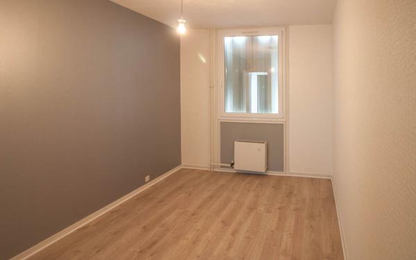 Appartement à louer    3 pièces • 82,62 m2 Cergy