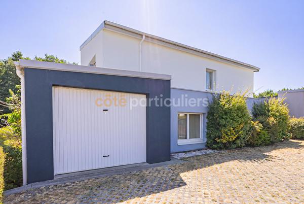 Vente
                Maison112 m² - 6 Pièces -
                    LA CHAPELLE SUR ERDRE (44240)