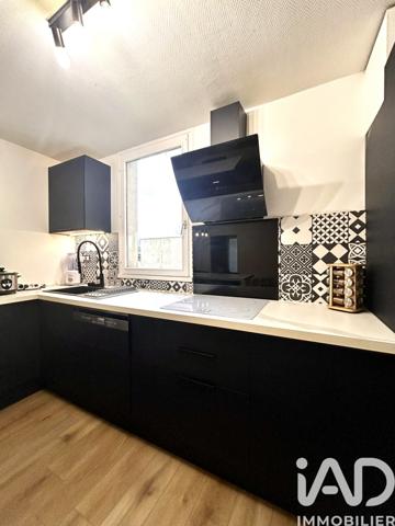 Location appartement 4 pièces 81 m² Nandy