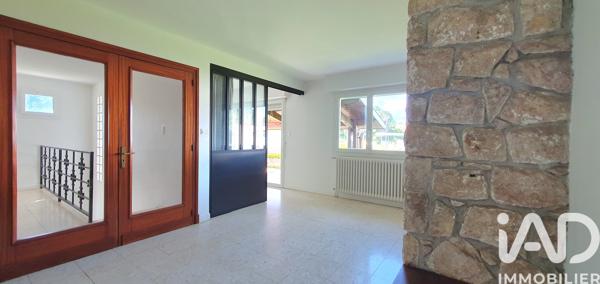 Maison à vendre 8 pièces 215 m² Saint-Pierre-du-Mont