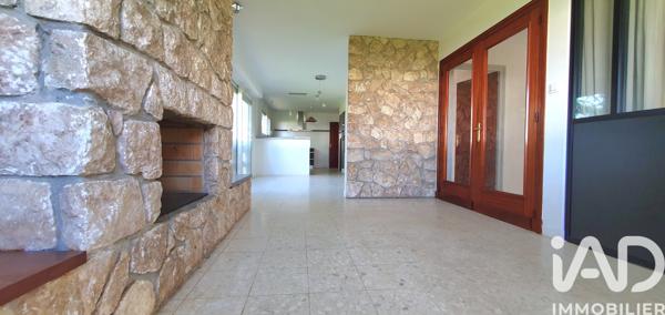 Maison à vendre 8 pièces 215 m² Saint-Pierre-du-Mont