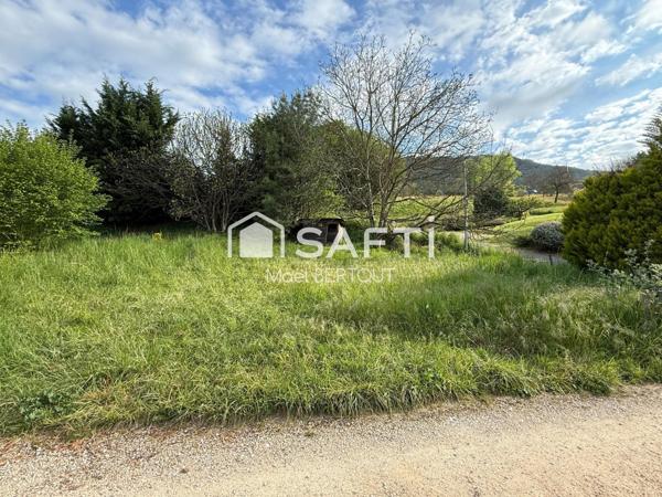 Terrain viabilisé de 605m2 à Grésin