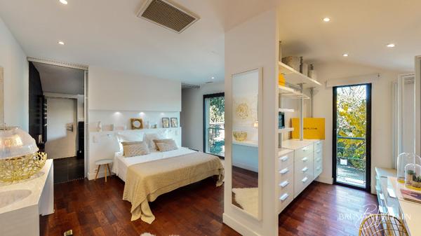 MAISON BOURGEOISE FIN XIXème ENTIEREMENT RENOVEE A 2 PAS DE LA CITE DE CARCASSONNE