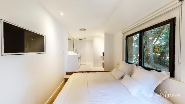 MAISON BOURGEOISE FIN XIXème ENTIEREMENT RENOVEE A 2 PAS DE LA CITE DE CARCASSONNE