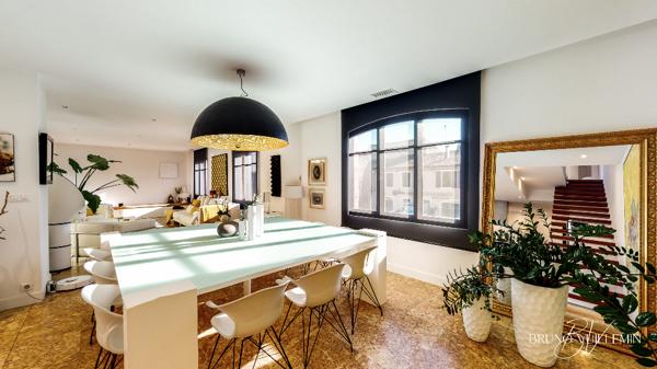 MAISON BOURGEOISE FIN XIXème ENTIEREMENT RENOVEE A 2 PAS DE LA CITE DE CARCASSONNE