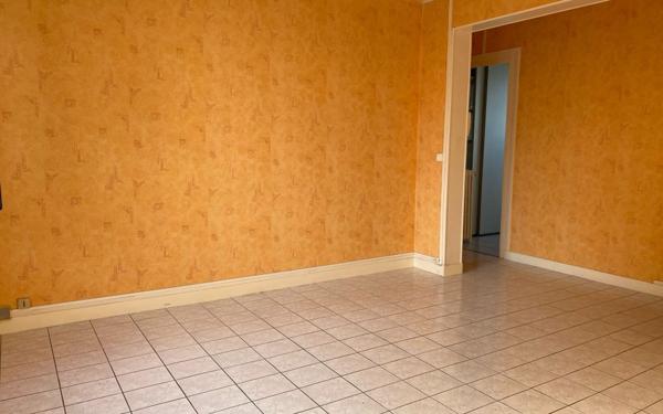 Appartement à louer    2 pièces •  Saint-Jean-de-la-Ruelle