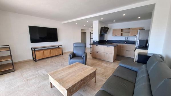 Appartement traversant avec vue mer panoramique  Port de Hyères