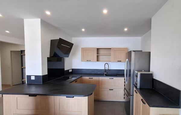 Appartement traversant avec vue mer panoramique  Port de Hyères