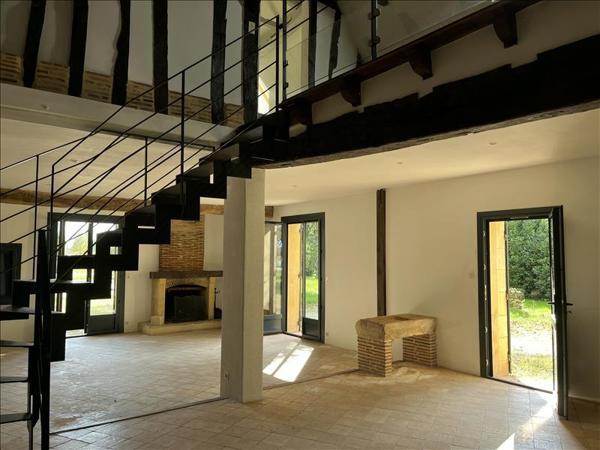 Maison à vendre |  Saint-Pierre-d'Eyraud |  6 pièces | 147 m²