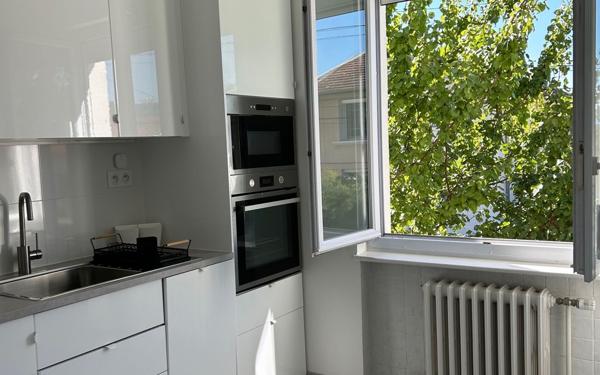 Maison à vendre    7 pièces • 133,96 m2 Sainte-Foy-lès-Lyon