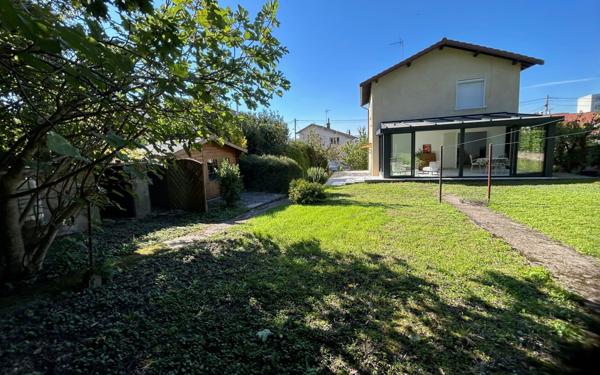 Maison à vendre    7 pièces • 133,96 m2 Sainte-Foy-lès-Lyon