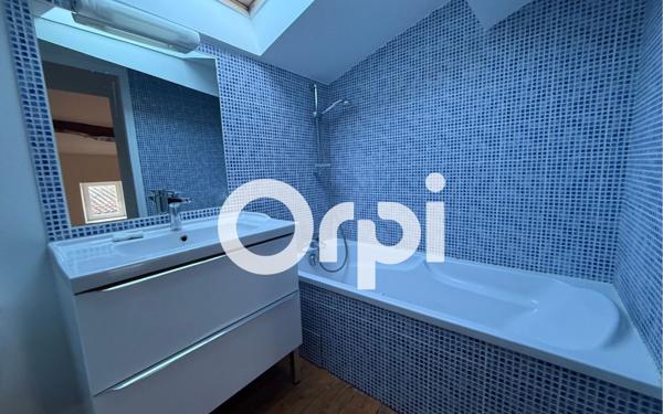 Maison à louer    3 pièces •  Saint-Saturnin-du-Bois