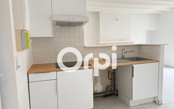 Maison à louer    3 pièces •  Saint-Saturnin-du-Bois