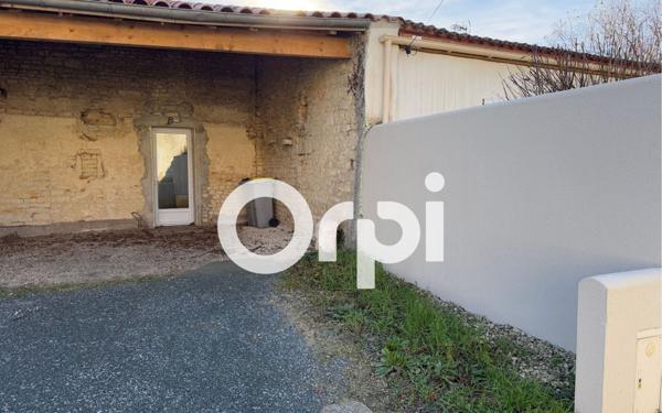 Maison à louer    3 pièces •  Saint-Saturnin-du-Bois