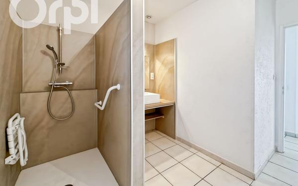 Maison à louer    4 pièces •  Saint-Étienne-de-Fontbellon