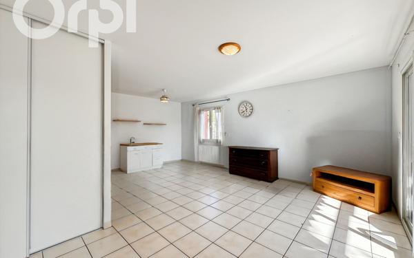 Maison à louer    4 pièces •  Saint-Étienne-de-Fontbellon