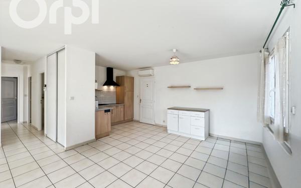 Maison à louer    4 pièces •  Saint-Étienne-de-Fontbellon