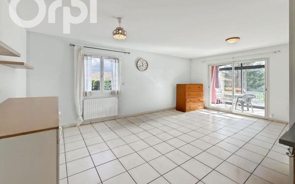 Maison à louer    4 pièces •  Saint-Étienne-de-Fontbellon