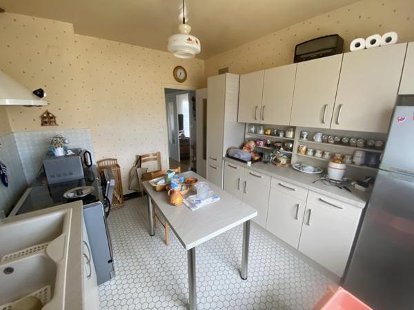 Au calme et sans vis à vis, au cœur de Domois, Maison de caractère avec grand terrain