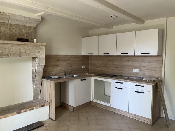 Maison à louer |  Brie-sous-Chalais |  3 pièces | 78 m²