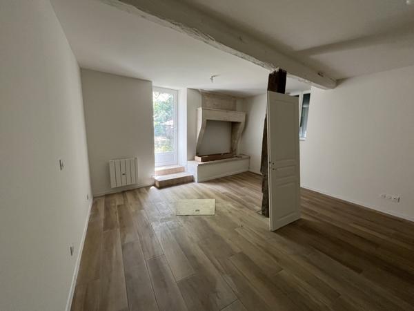 Maison à louer |  Brie-sous-Chalais |  3 pièces | 78 m²