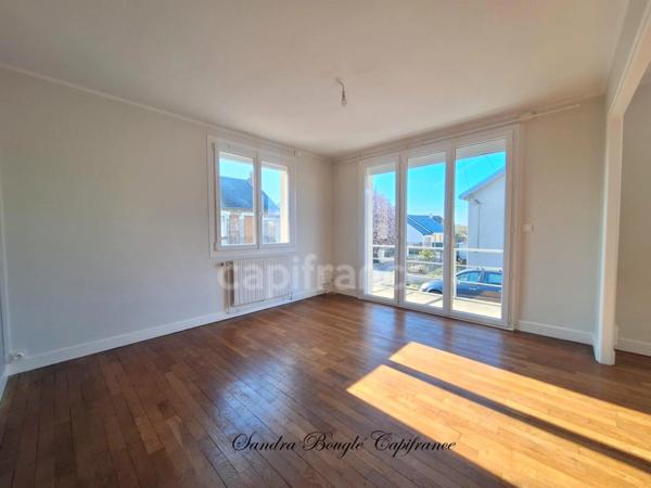 Maison à vendre 4 pièces LAVAL (53)