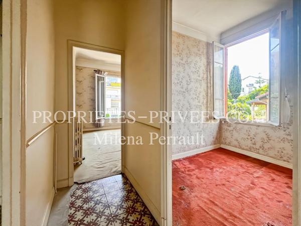 Rare opportunité à Saint-Laurent-du-Var ! Maison de ville à rénover avec jardin et garage