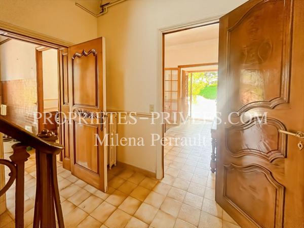 Rare opportunité à Saint-Laurent-du-Var ! Maison de ville à rénover avec jardin et garage