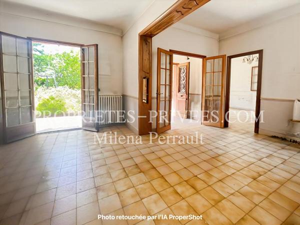 Rare opportunité à Saint-Laurent-du-Var ! Maison de ville à rénover avec jardin et garage