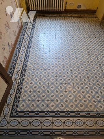 Maison d'habitation comprenant une entrée, une chambre, un salon-salle à manger, une cuisine do...